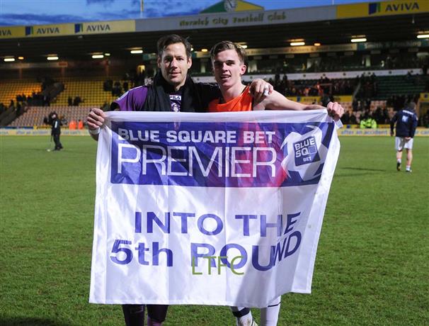HattersNews's tweet photo. Mark Tyler on Town farewell:
Keeper reflects on Kenilworth Road departure.
>> https://t.co/t7irpnkUbQ #OneMarkTyler https://t.co/W9ZSeGP8HE