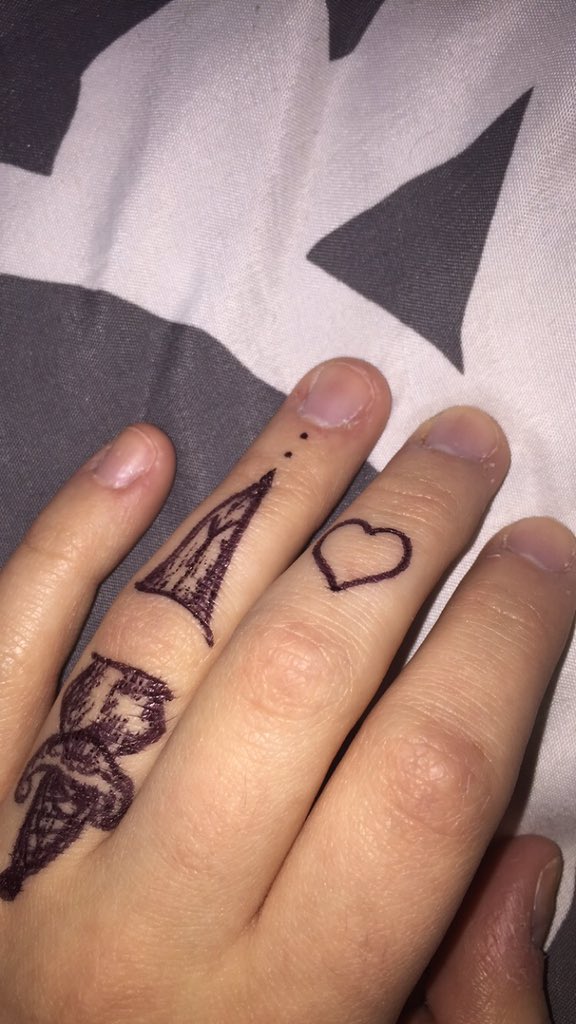 tuckablewes's tweet photo. I like wes' tattoos but I like wes better https://t.co/CzJ9Ogs6NE
