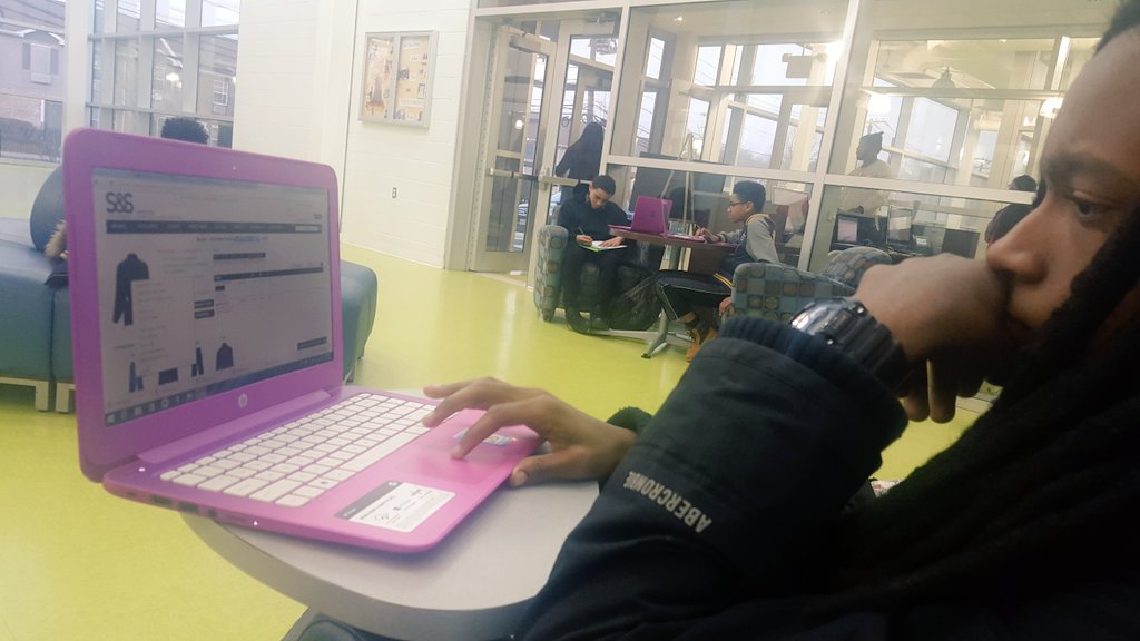 VinceRando's tweet image. Najee finalizing the product selection for Waterfront Sports - A Men, Women, & Youth sportswear store #cityofcode