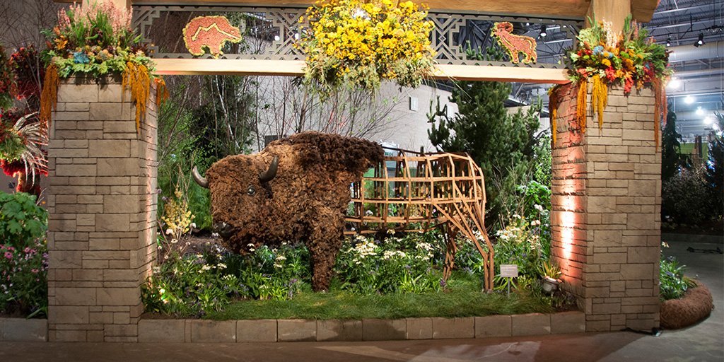 Belgard's tweet photo. Create unique #columns for your yard with our #MegaTandem wall system. #flowershow https://t.co/R7vYSLGaF9