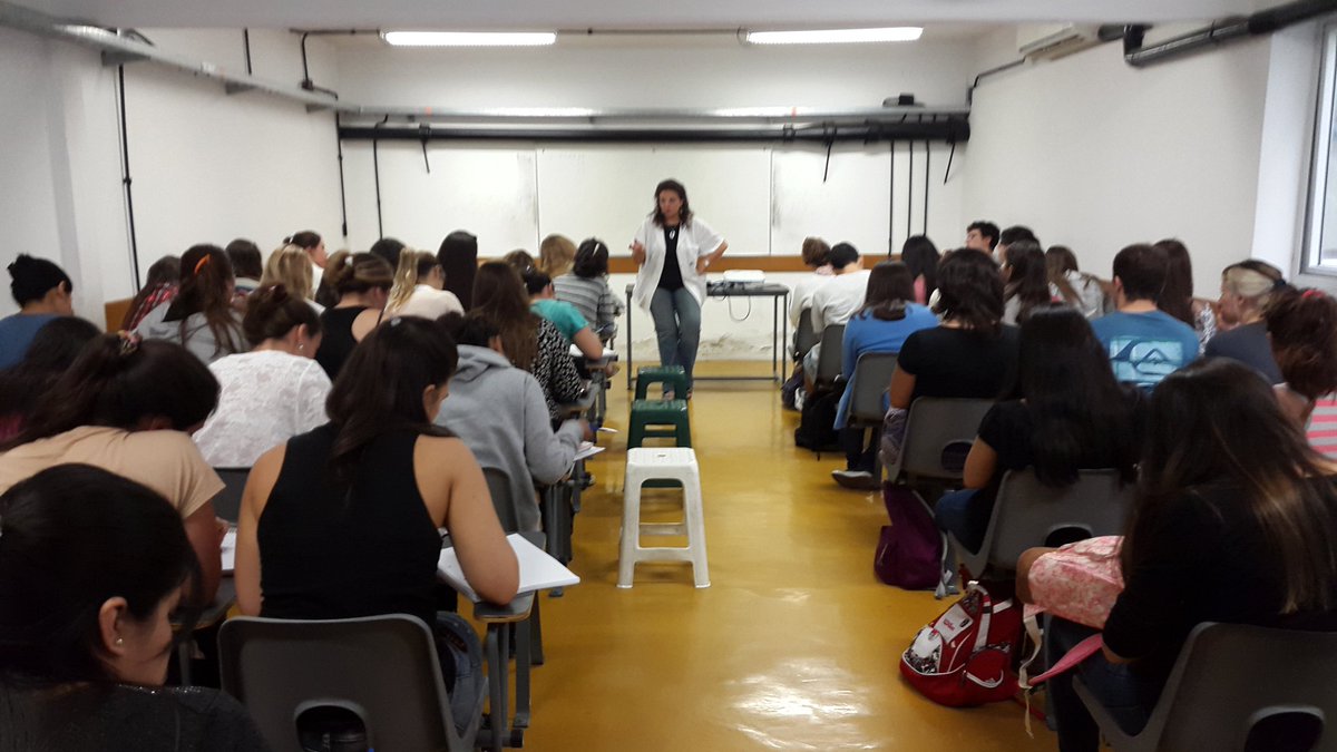 Bimanto's tweet image. Ayer, casa llena @fisicaffyb #COM2