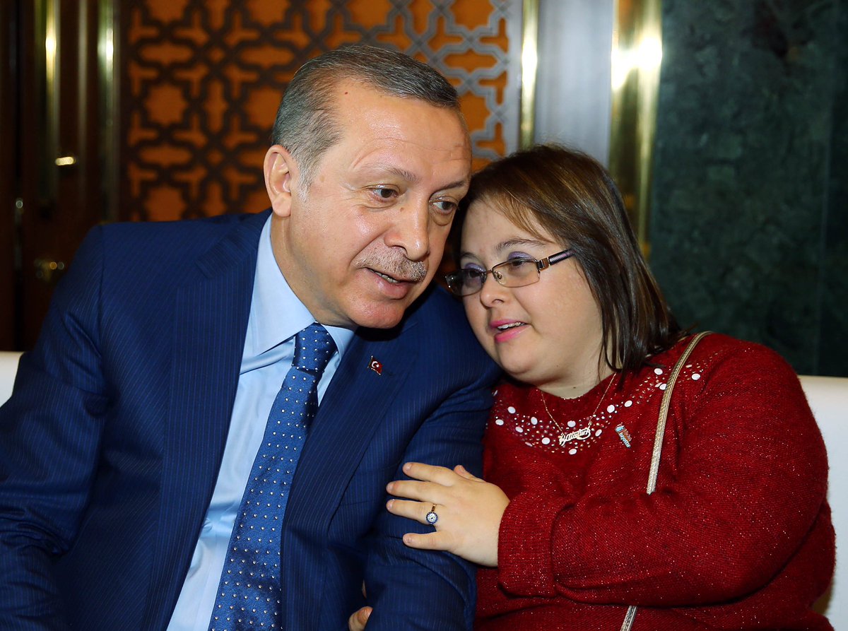RTErdogan's tweet photo. Tüm kadınların 8 Mart Dünya Kadınlar Günü'nü en samimi duygularımla tebrik ediyorum. https://t.co/grpBMvF4Jp
