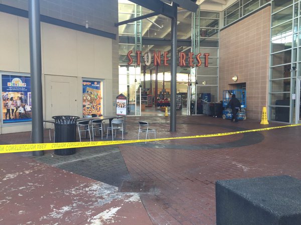GAFollowers's tweet photo. Police are looking for robbers who rammed a pick-up truck through Stonecrest Mall &amp; stole an ATM from the food court https://t.co/UYr0FHd6jW