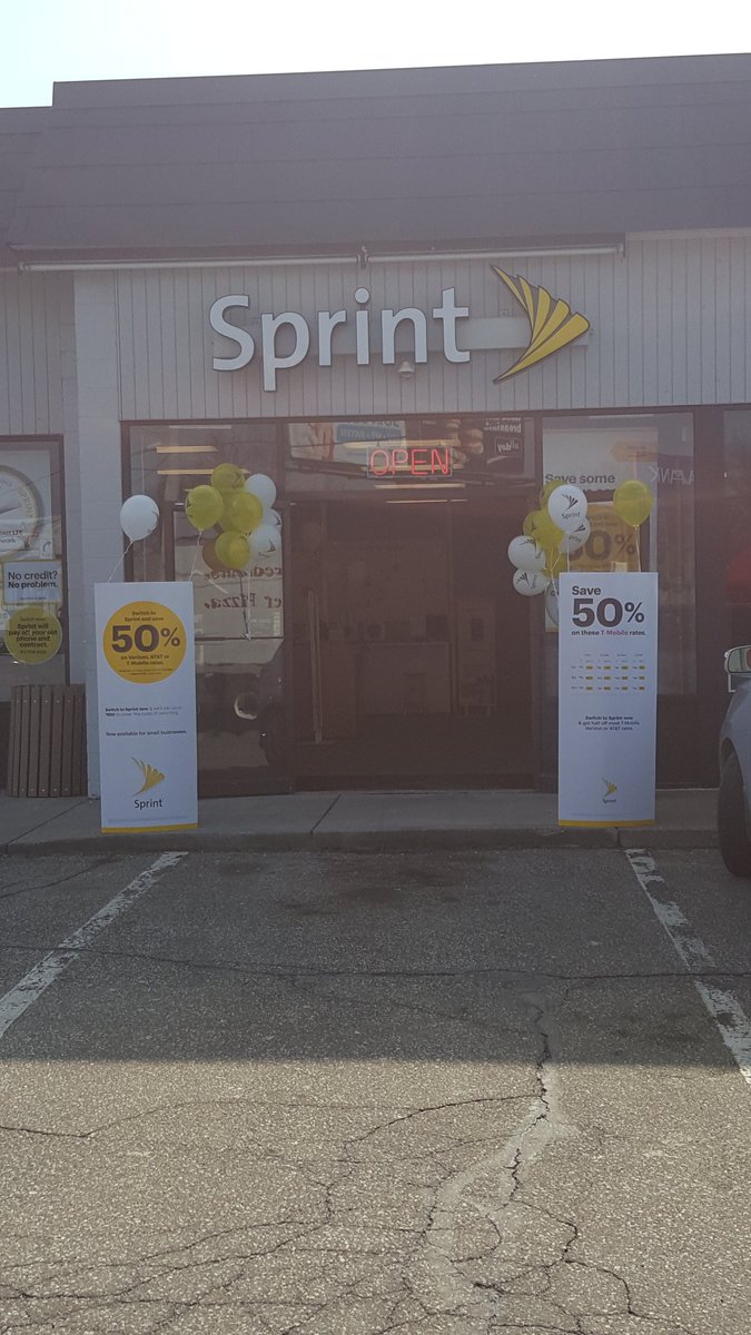 UWSprintErie's tweet photo. Its a celebration!!! Stop in and SAVE 50%!! #MovingForward #GettingBetterEveryDay @sprint @marceloclaure @UWGMJason https://t.co/DZNV3x4r2W