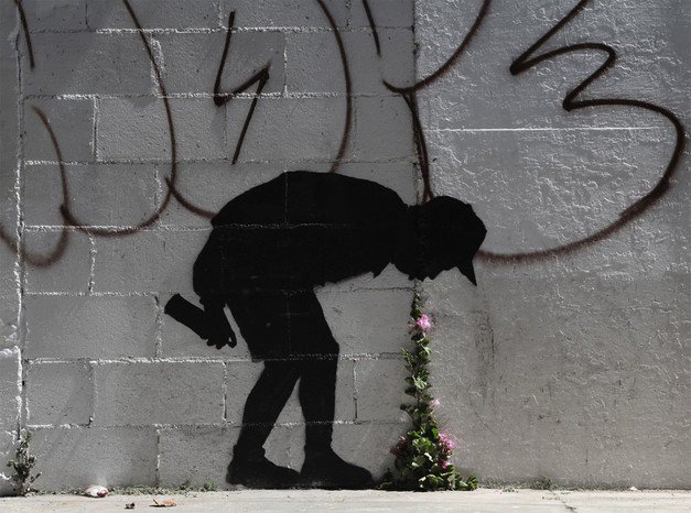 KleinEditions's tweet photo. Banksy has been unmasked ...Can it be true and who actually cares?
https://t.co/siWpfMlKRT
#banksy #robingunningham https://t.co/ySeGXzIeMf