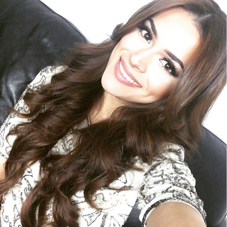 UniqueProd_'s tweet photo. Selfie by @bambi_official herself! Currently still on set filming 📽d https://t.co/CteDZp29yP