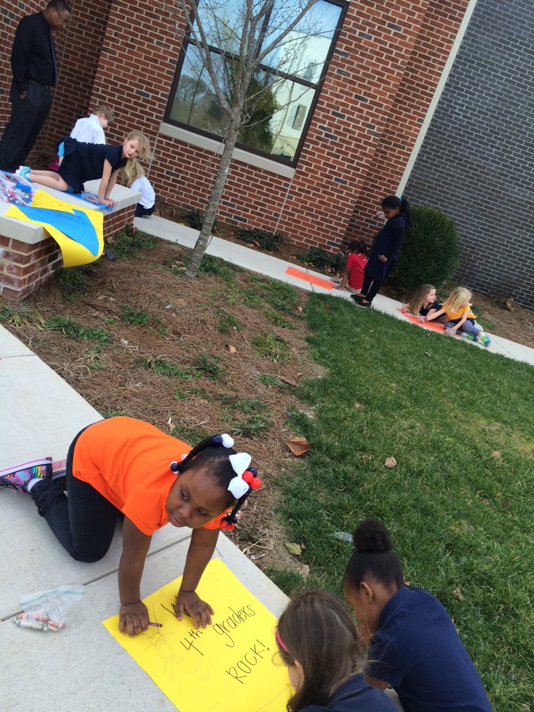 WBESMsGoodman's tweet image. It&apos;s a #teameffort at @WBinstruction. Cheering on our 3&amp;amp;4 graders as they prepare to rock TNReady!