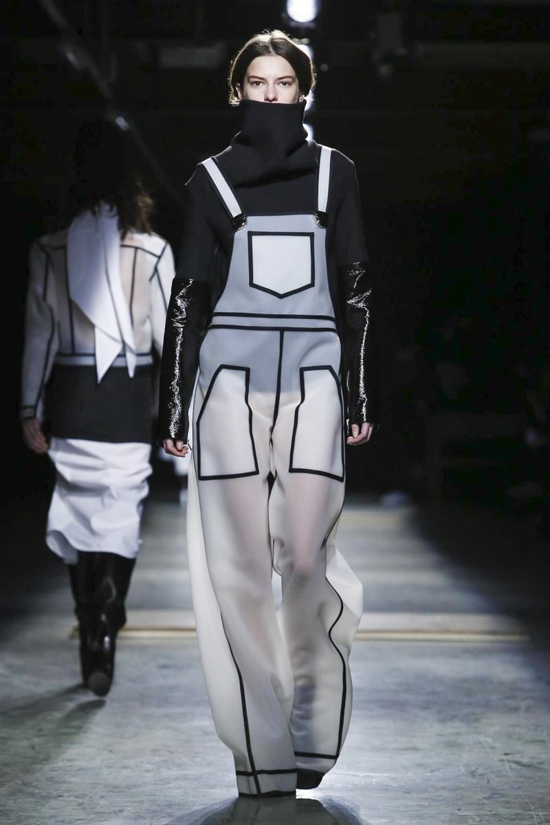 econibella's tweet photo. What do you think about see-through denim style #fashion? This trend was seen at #PFW #fashion #trends #style #paris https://t.co/EQ6Ddisrqy