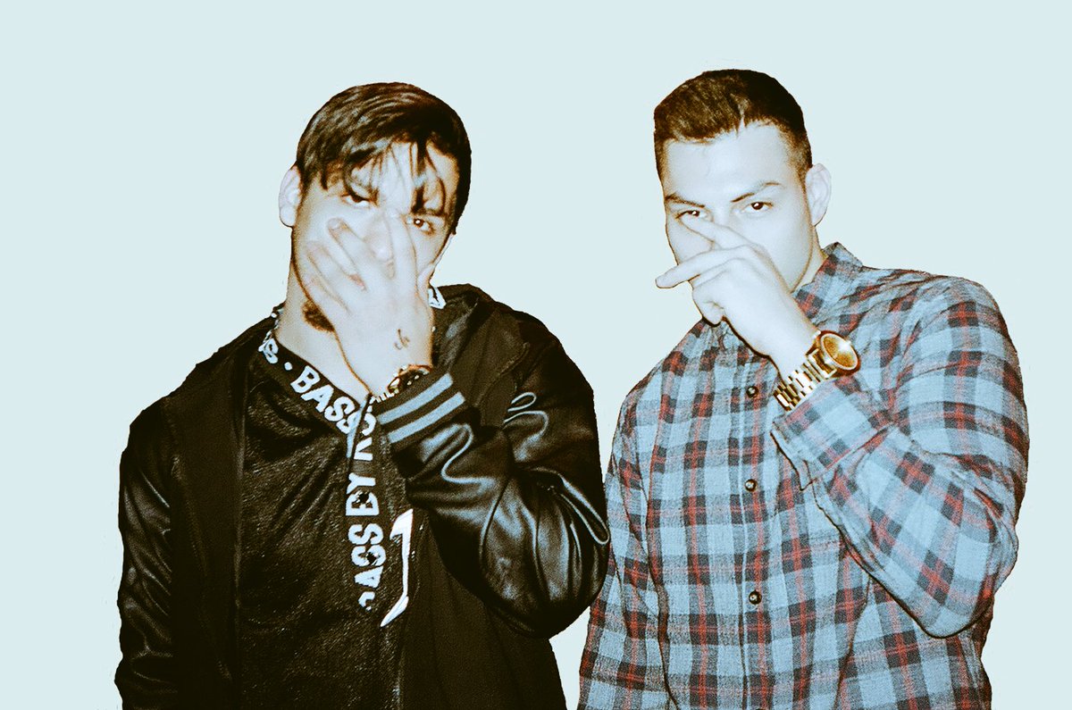 ZKXZD's tweet photo. ☁️☁️☁️☁️ https://t.co/K65pZVSebG
