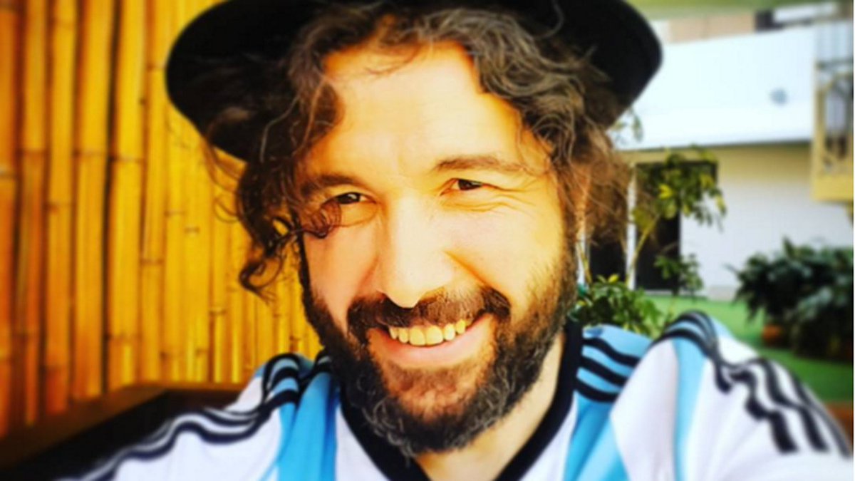 YA NO LUCE ASÍ. Adiós a las mechas alborotadas: Ergün cambió completamente su look ¡Mirá! eltrecetv.com.ar/articulo/adios…