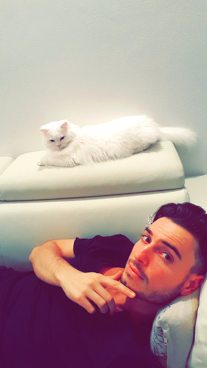 Faydee's tweet photo. Snap me [faydeemusic] and ill snap you back 😘 https://t.co/IP1pCNDrtz