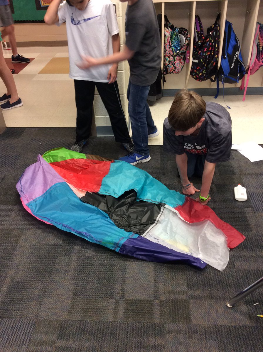 Preparing our hot air balloons for flight. #scienceisgreat #engineering #CHEMISTRY <a href="/OPC512/">Huskies</a>