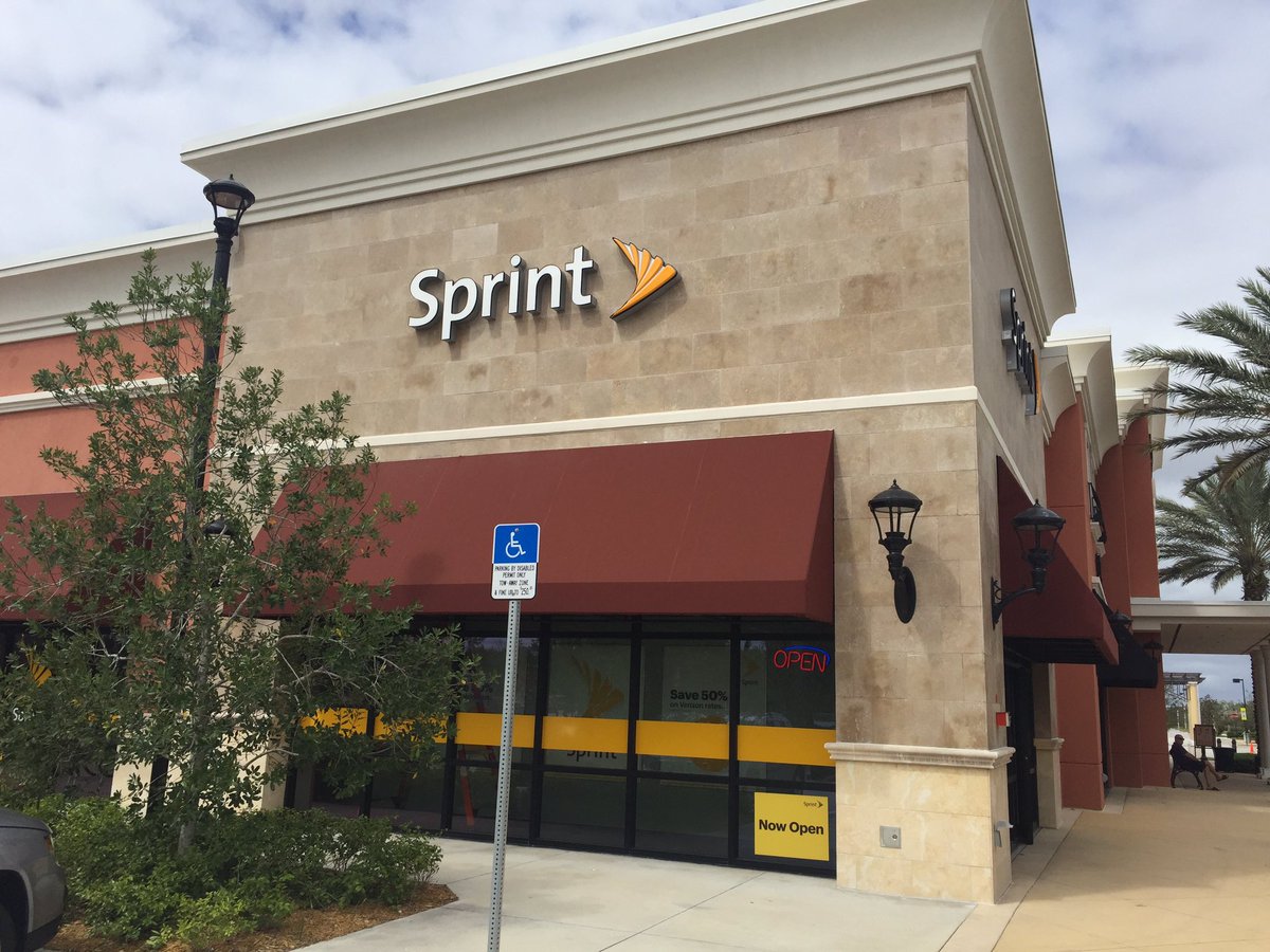 DEL_stroyers's tweet photo. Signs finally up!
@Pkushn @WL_GreatLakes @TheRealDanDubya @WL_ROADTeam @SammyGrassaWL https://t.co/6cV7UWC64Y