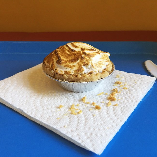HCChicken's tweet photo. Afternoon #lemon #meringue #piecup #pickmeup for the win! #FTW #GoingUpOnATuesday https://t.co/WXPvNovUAJ