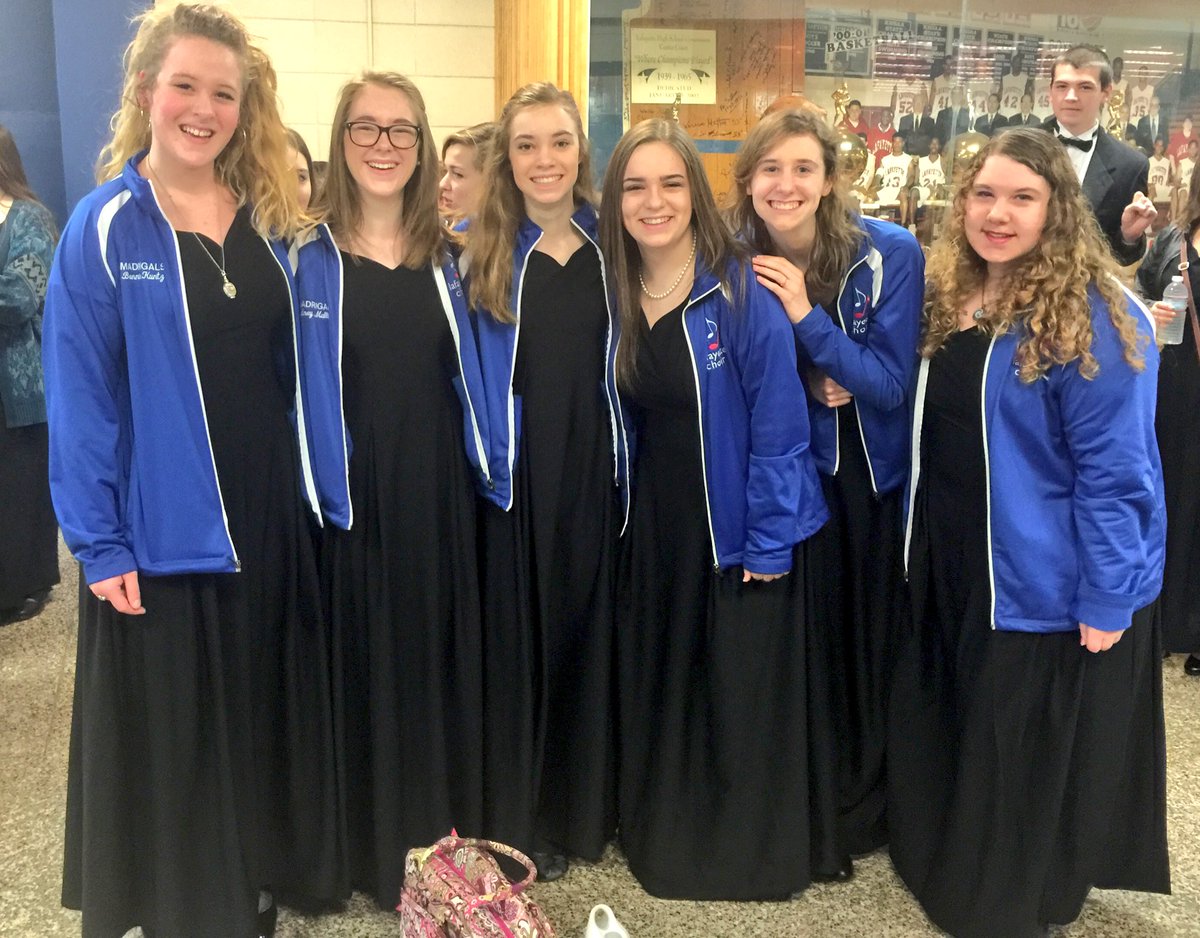 DrCarynHuber's tweet photo. #alwaysproficient #definitelydistinguished @lafayettechoir @lhshighschool https://t.co/Aw1qbAlj3R