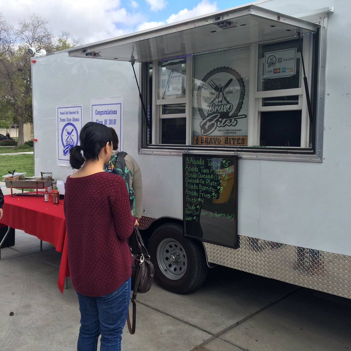 FS_GradFest's tweet photo. Come by #GradFest2016 for Bravo Bites! They have 3 Asada Tacos for $5! https://t.co/NSmtLslJZR