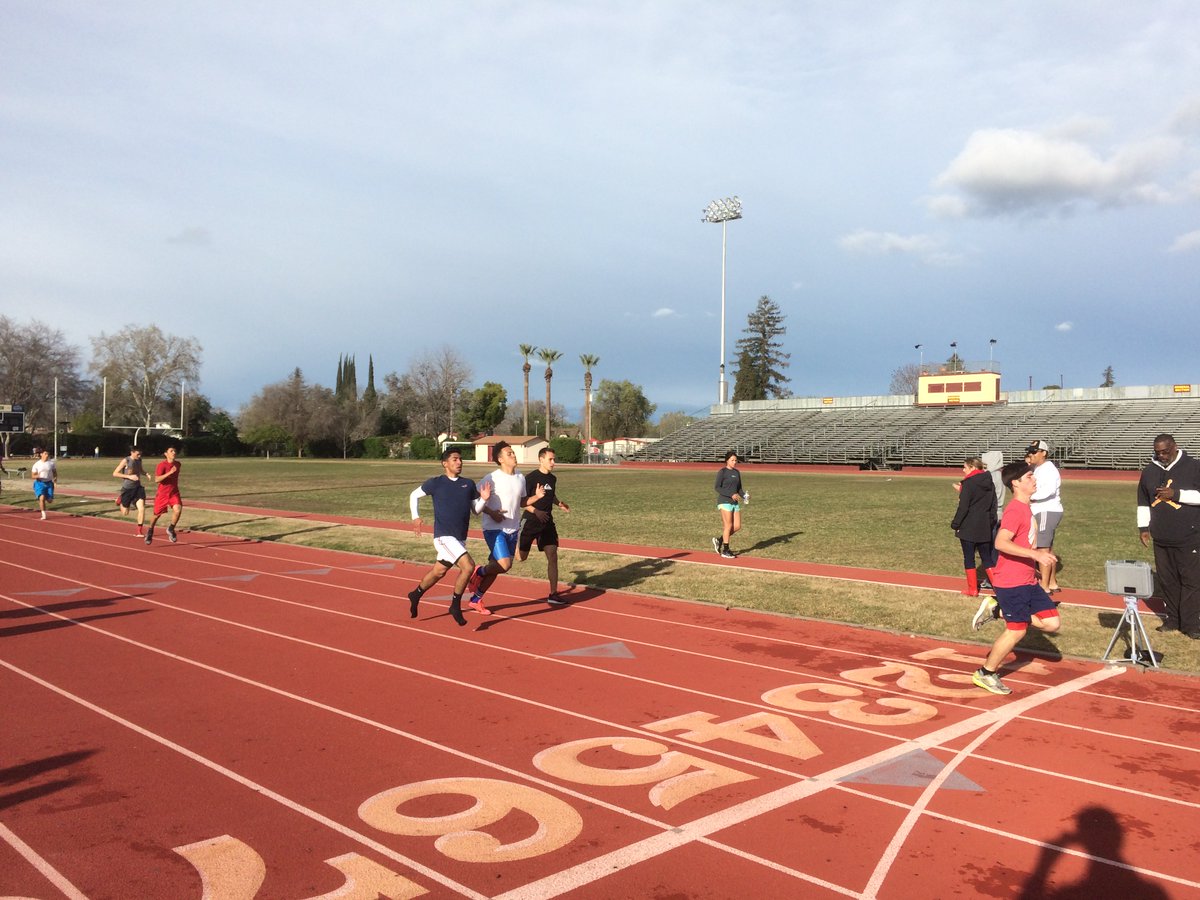 TRAC_Chicago's tweet photo. Delivering unit to Tulare Joint Union High at Bob Mathias Stadium #olympian
That's an oly. torch in the background! https://t.co/8zg3CutVJm