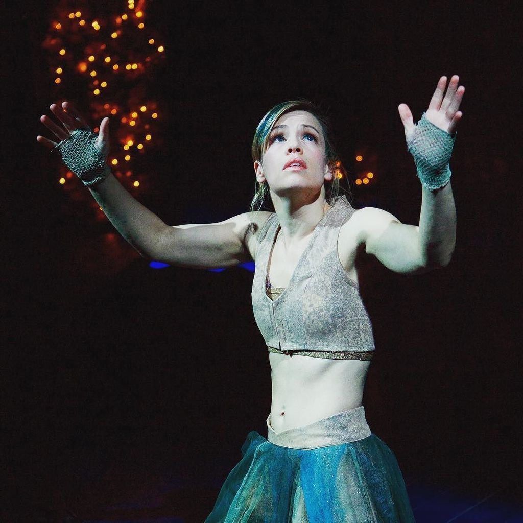 FolgerLibrary's tweet photo. #folgermidsummer "I am that merry wanderer of the night..."
Erin Weaver as Puck in MIDSUMM… https://t.co/JdAkvExHU7 https://t.co/KhADIcjPDy