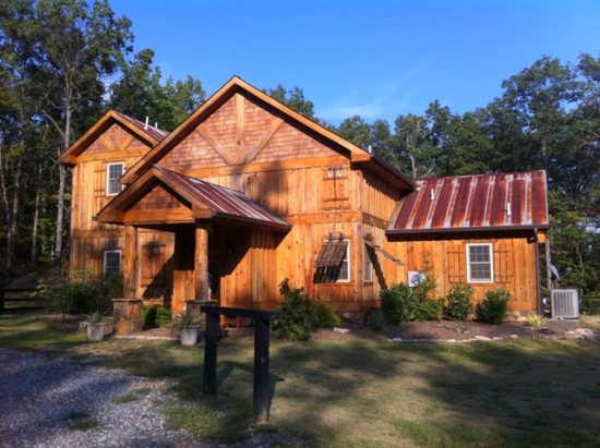 Visit_Helen's tweet photo. Visiting this year? 30 beautiful cabins await you at Pinnacle Cabin Rentals! https://t.co/tYcLkXqHNn #VisitHelen https://t.co/Fo4QFiAkg9