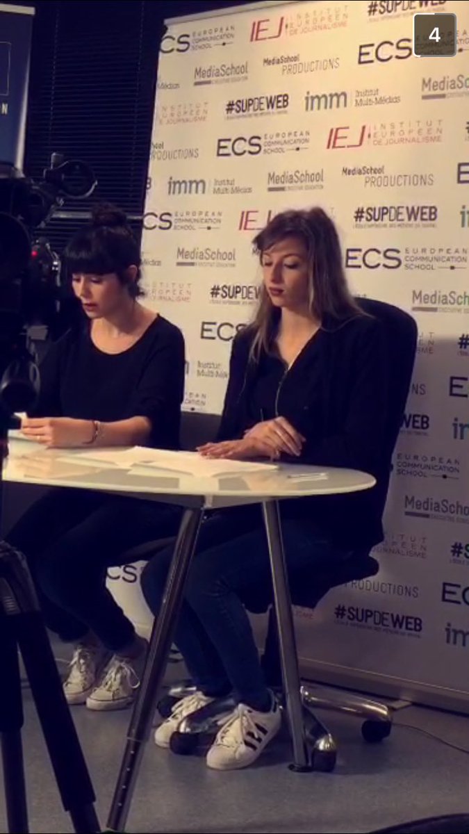 Margot_JF's tweet photo. Etre a l'IEJ #cestcomme présenter le journal de la classe avec sa copine 🙄💪🏻 https://t.co/30dYmq9QUF