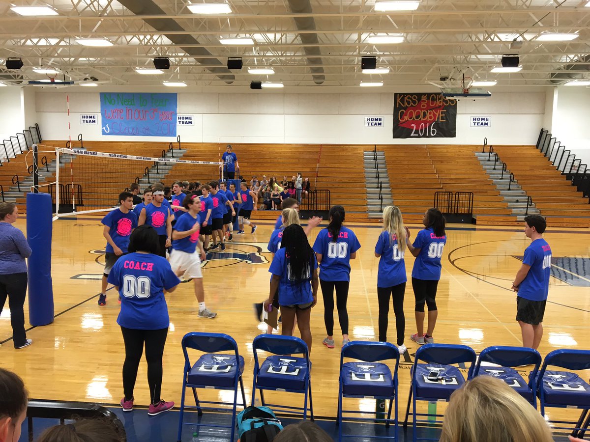 THS_Projectgrad's tweet photo. Senior men's volleyball about to crush it at THS! https://t.co/dKva2hFen8