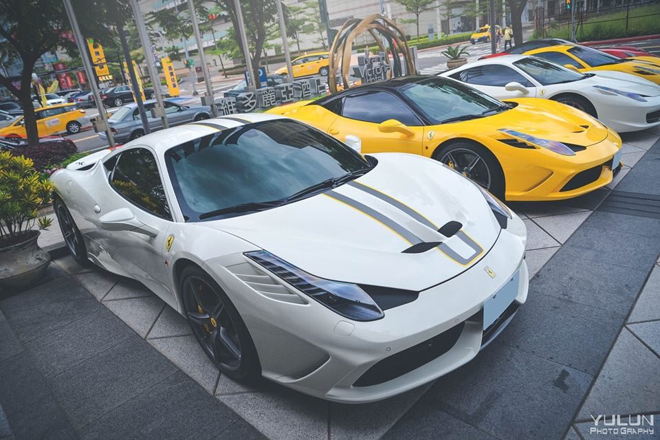 Supercar_tweets's tweet photo. Sweet looking Ferrari 458 Speciales 😏 #SupercarTweets https://t.co/FFb1nqrjmU