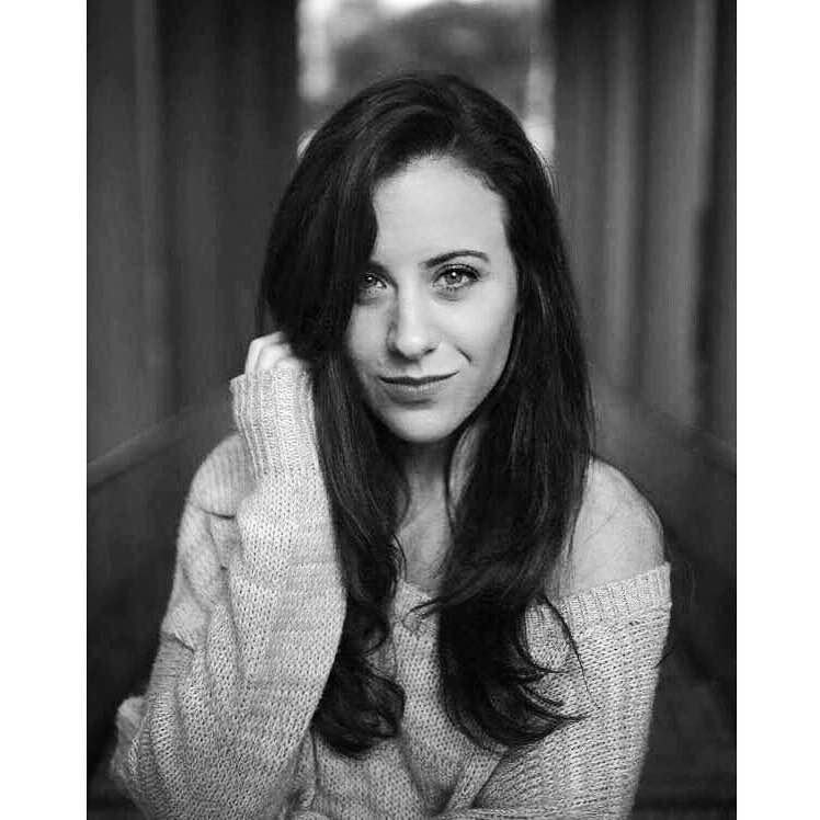 StafflyInc's tweet photo. Celebrating Nikki on #internationalwomenday as our #StafferoftheWeek! #gradschool #creative #art #retaillife https://t.co/JXf1DH6wWM
