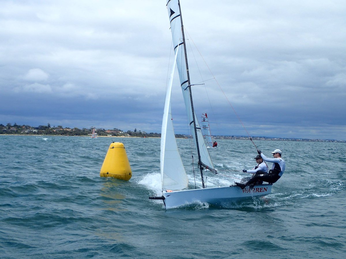 BeaumarisYC's tweet image. Rounding the bottom mark, #SundaySailing #CompetitiveRacing #Javelin