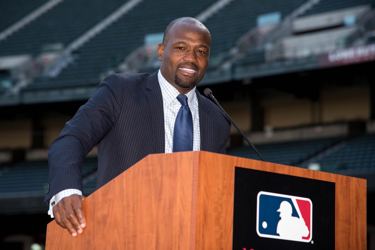 MLBDiversity's tweet photo. Harold Reynolds, LaTroy Hawkins, Curtis Pride and Kim Ng speak at the 2016 Diversity Business summit at Chase Field. https://t.co/caTRVQk0Xe