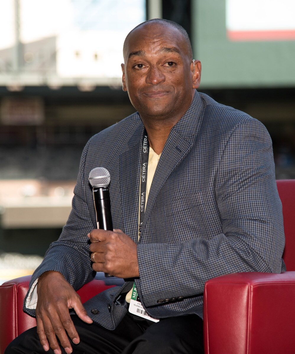 MLBDiversity's tweet photo. Harold Reynolds, LaTroy Hawkins, Curtis Pride and Kim Ng speak at the 2016 Diversity Business summit at Chase Field. https://t.co/caTRVQk0Xe