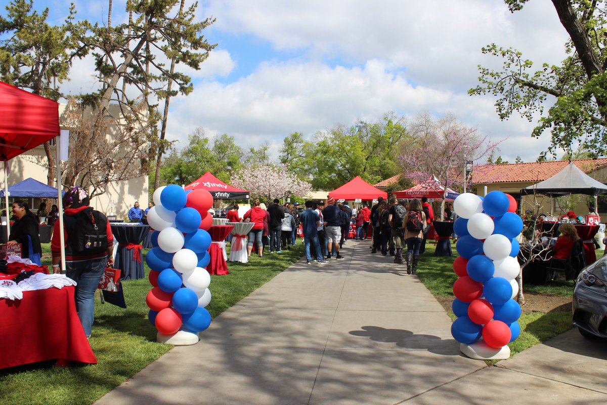 FS_GradFest's tweet photo. Hey @JosephICastro! Will you be coming out to celebrate #GradFest2016 with future @FresnoStateAlum? https://t.co/0TaiG4NI5e