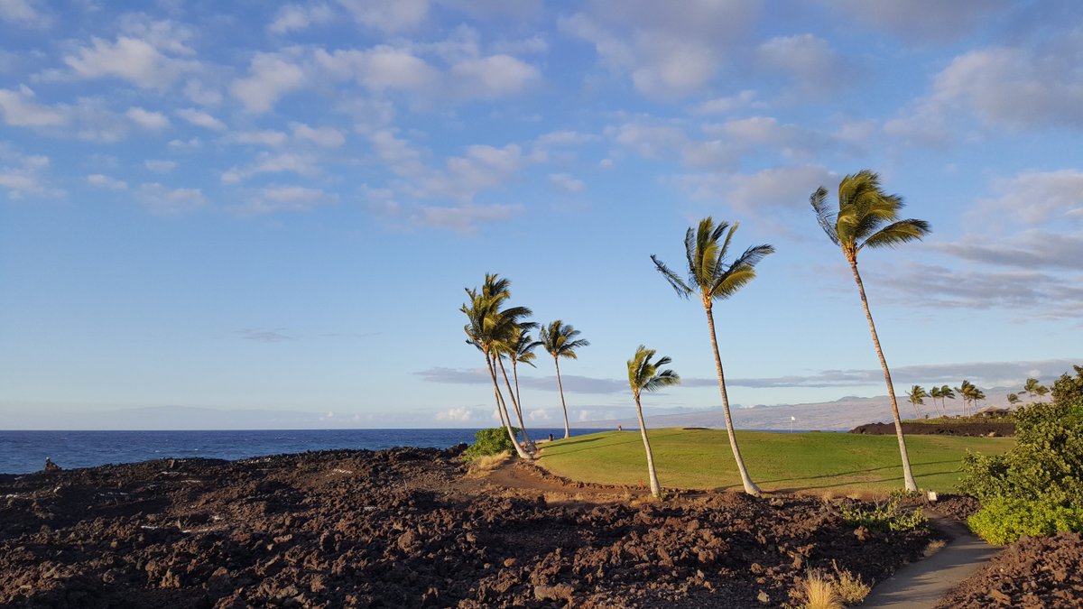 theWeatherboy's tweet photo. Whether you're looking for quiet meditation on a rocky coast or an exciting golf outing,HI has it all. #WhyHawaii https://t.co/drTSYxn1fL