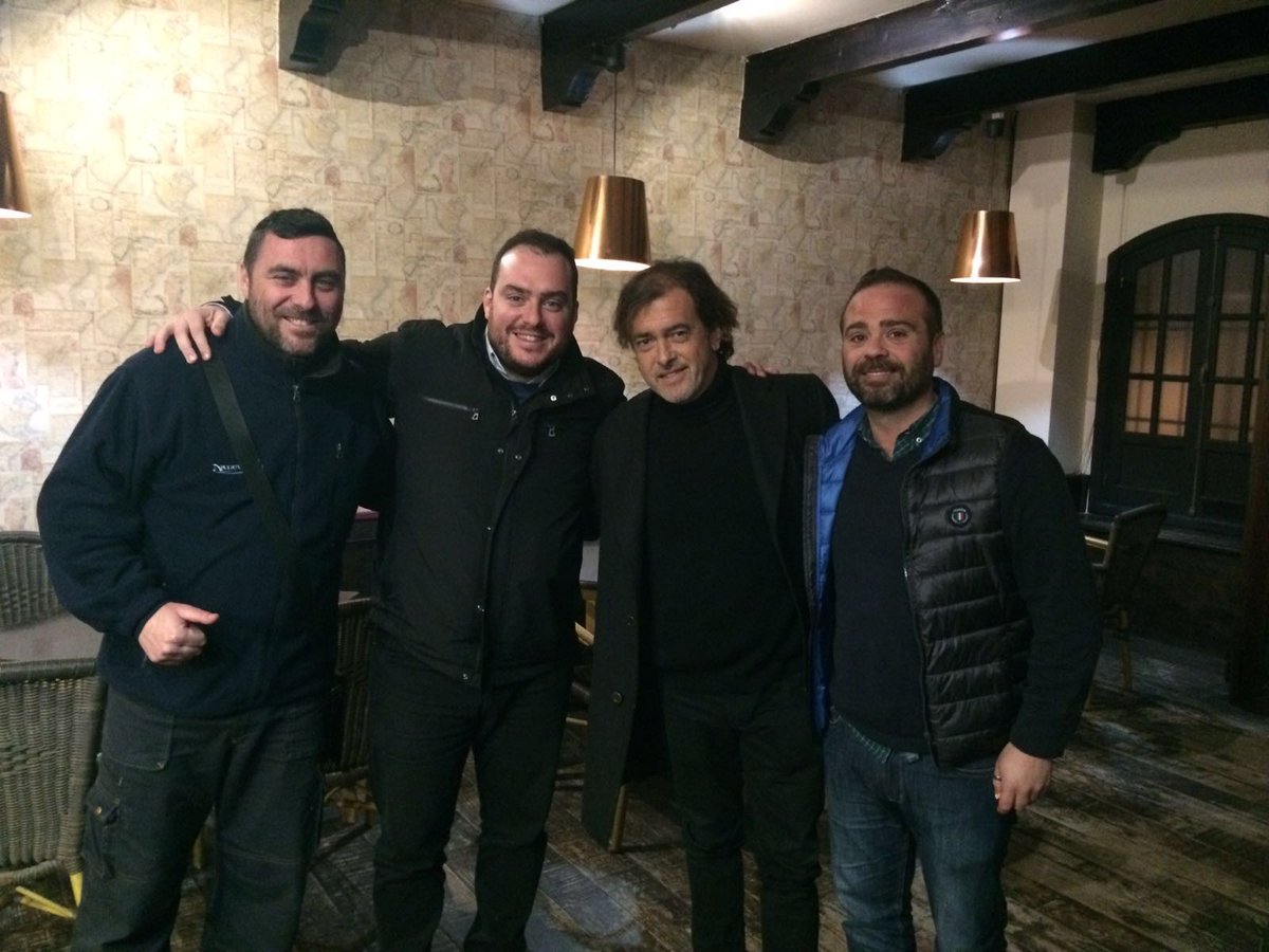 Me encanta anunciaros: Chirigota 2017. Música <a href="/CAPITANVENEN0/">JUAN CARLOS ARAGÓN</a> letra: @LoloSeda y un servidor. Director: Julio Álvarez