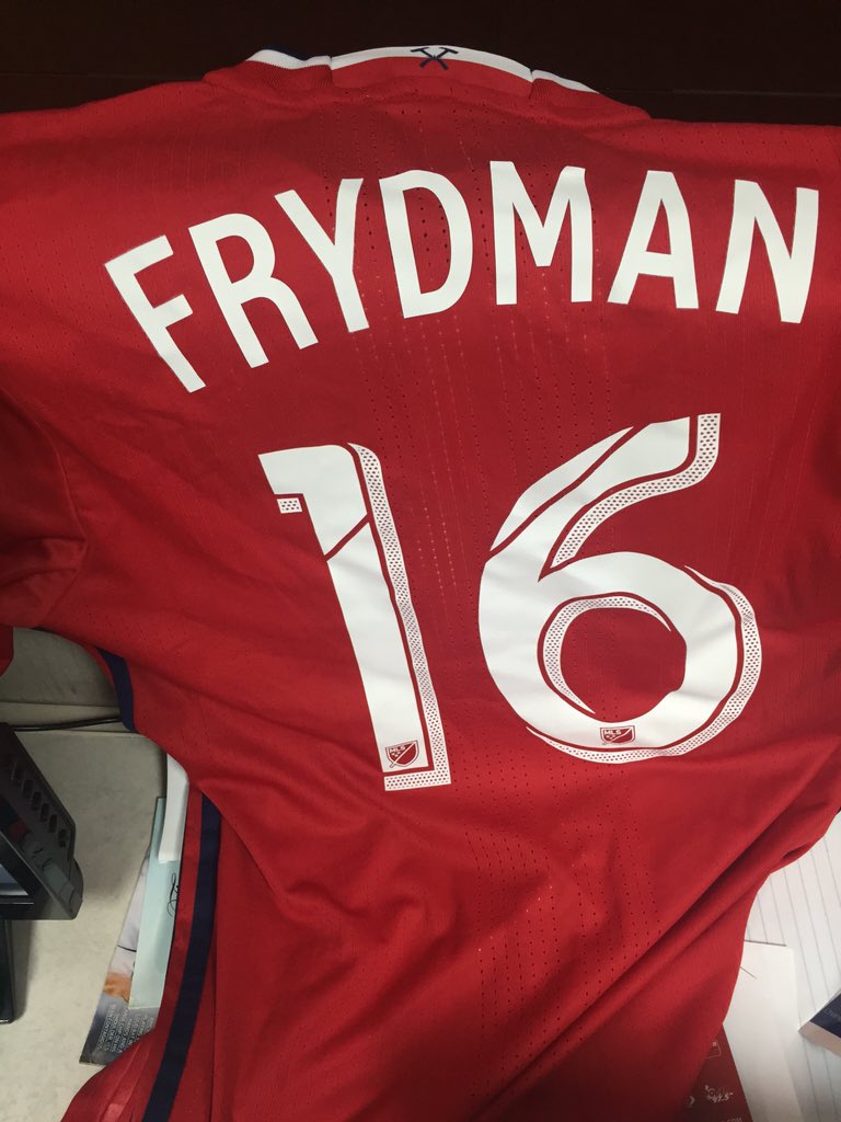 Josh_Frydman's tweet photo. Thanks @ChicagoFire and @Valspar_Paint for the jersey! I'll have to come by &amp; school @paytonsun again... #fc97 https://t.co/I7c9D0N5E7