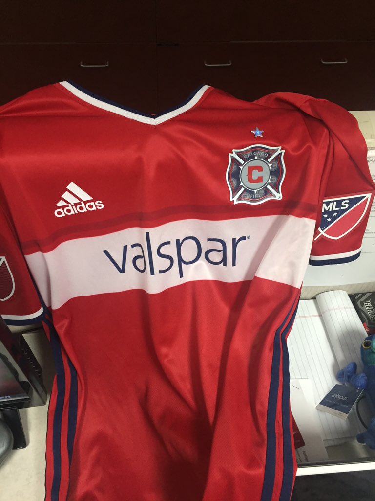 Josh_Frydman's tweet photo. Thanks @ChicagoFire and @Valspar_Paint for the jersey! I'll have to come by &amp; school @paytonsun again... #fc97 https://t.co/I7c9D0N5E7