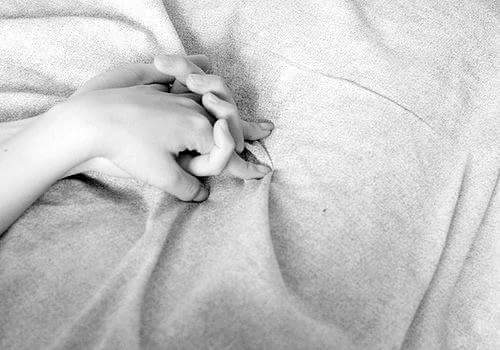 Y al final te das cuenta...
Pasa el puto invierno
Comienzas a sentir los rayos del sol que las nubes grises taparon.