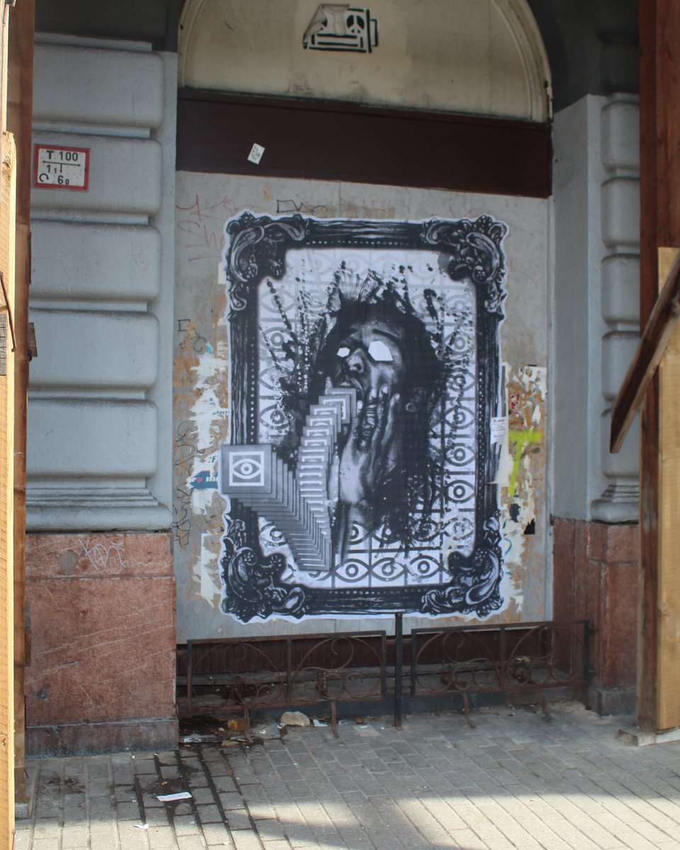 FrankieCully's tweet photo. #budapest #budapestgraffiti #wheatpaste #graffitiporn #globalgraff #allcity #graffitiart #streetart https://t.co/fgYVwT9doo
