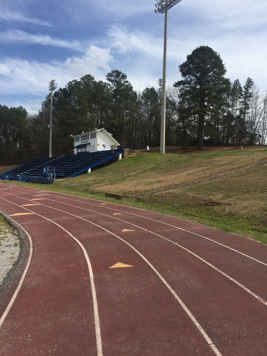 wpclasscans's tweet photo. "Today we're going to add, going up this hill &amp; back down the bleachers to the 8 laps &amp; other set of bleachers" -KS https://t.co/nw0XjWyVEL