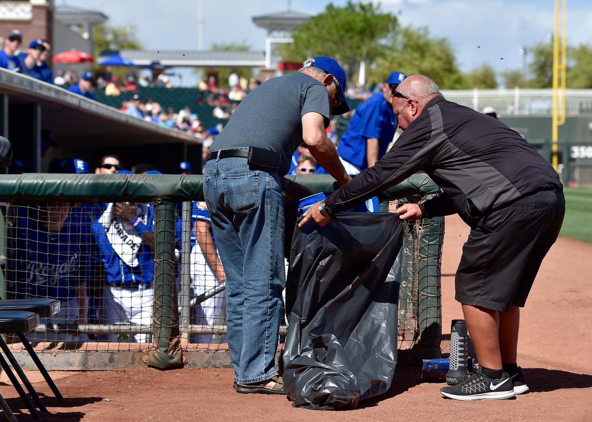 jsleezer's tweet photo. Ret. St. Joe, Mo, beekeeper Lowell Hutchison barehanded bees, acknowledge fans applause @KCStar vs @Rockies @Royals https://t.co/AwlNiTQu29