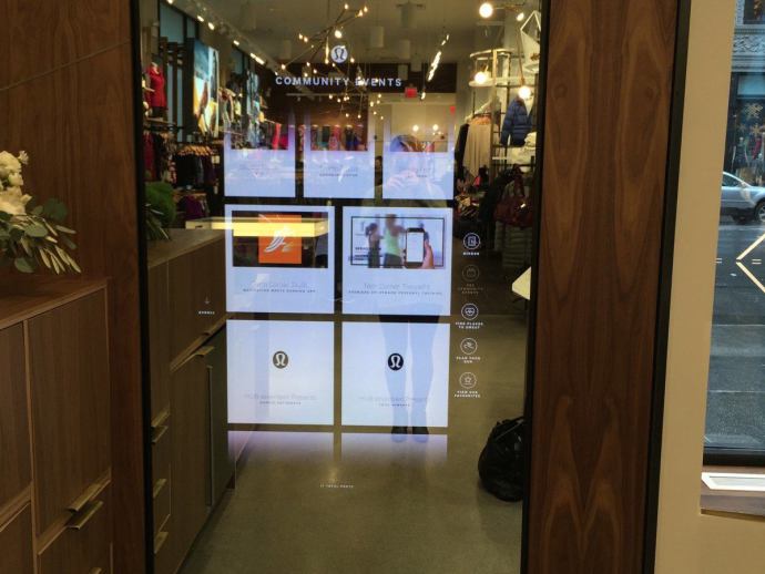 How #digitalsignage is changing what we see in mirrors buff.ly/1M4DlbG
