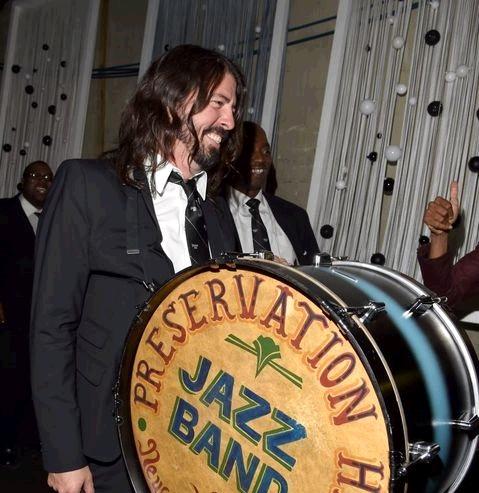 RecordingAcad's tweet image. Can't get enough behind-the-scenes photos from the 58th #GRAMMYs? Flip through our gallery: grm.my/1Ytl8Ma