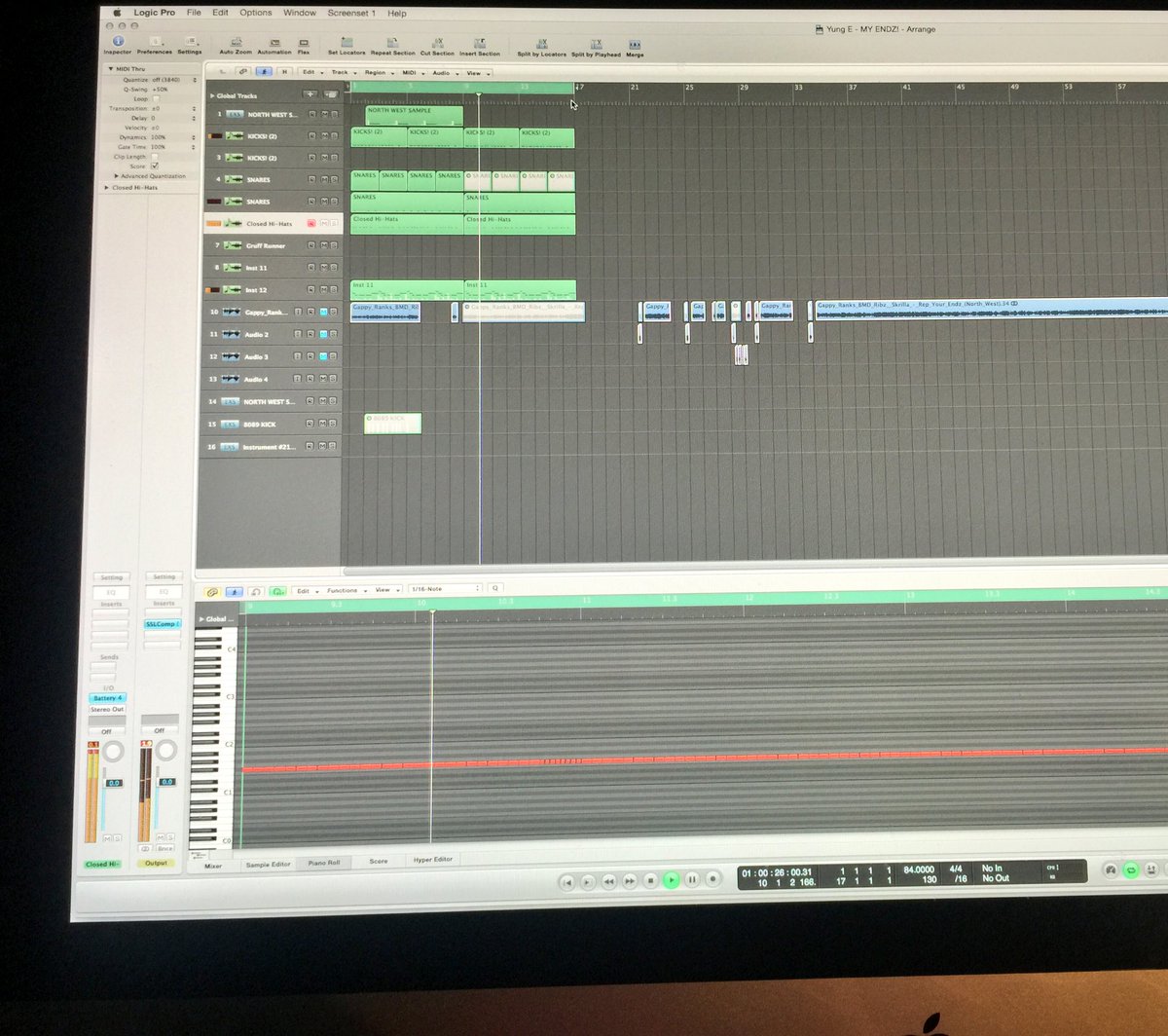GeniusMusicUK's tweet photo. @YungGemMMF's back in #GeniusStudios cooking up a 💥BANGER💥 for @YungE_MMF!!! #MoneyMusicFamily  @90sRecords https://t.co/QSLCeOCswd