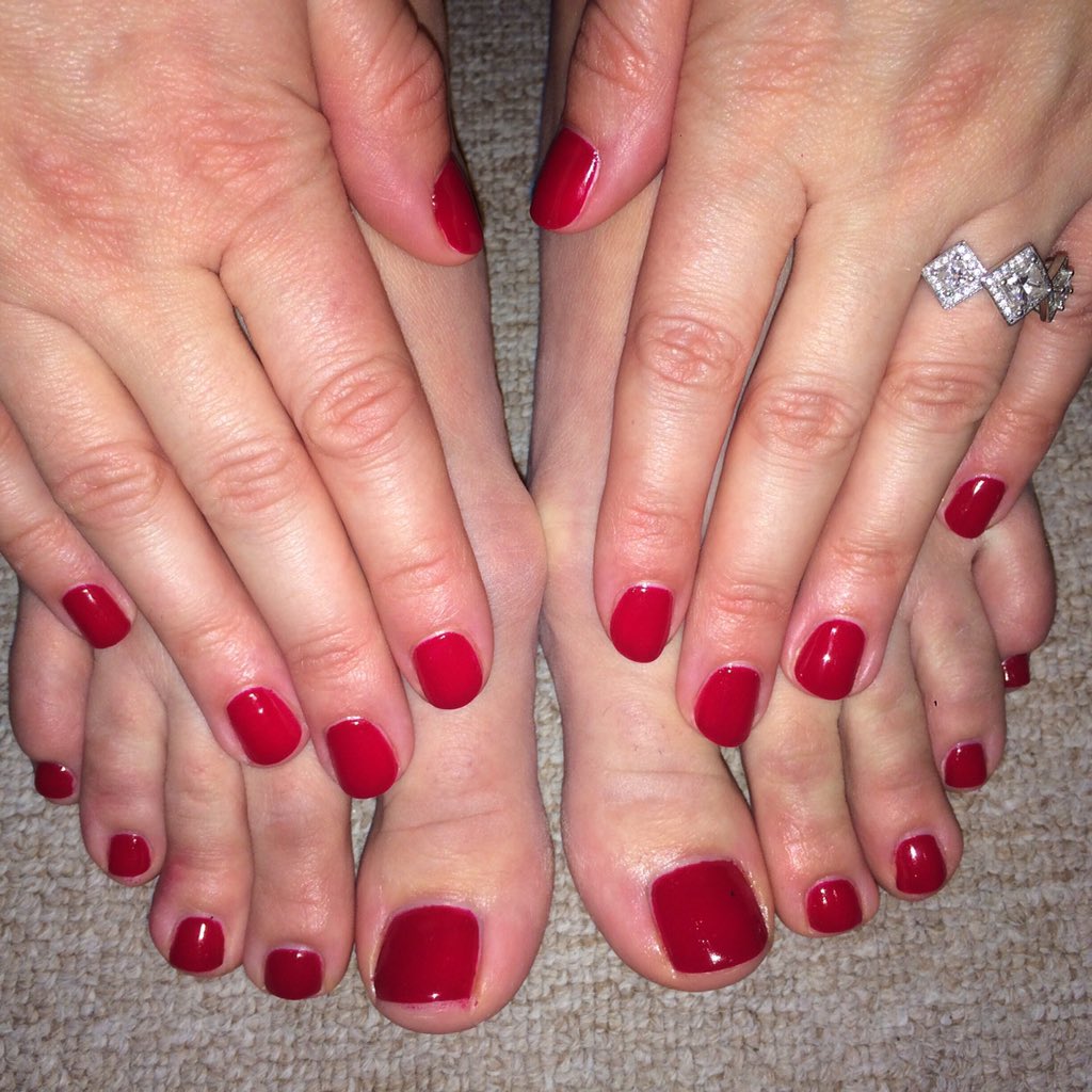 FranxFunky's tweet photo. No Filter! Matching Hands & Feet In The Brand New Red- From Red Matters Collection #Gelish #franxfunkyfingertips https://t.co/0l27v6Wwij
