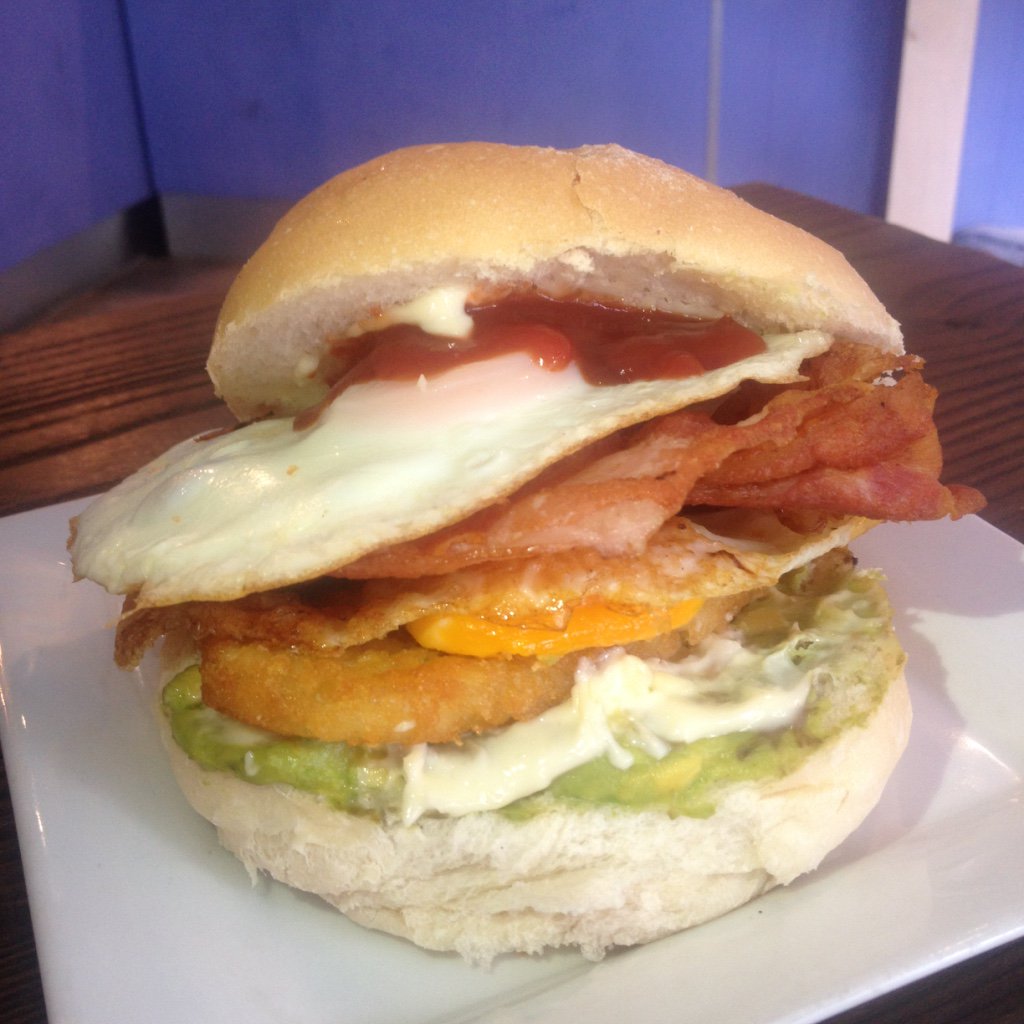 thechicknshack's tweet image. It&apos;s the local&apos;s secret... the Northern Beaches famous #WedgeBurger. Indulge yourself in the ultimate brekkie treat!