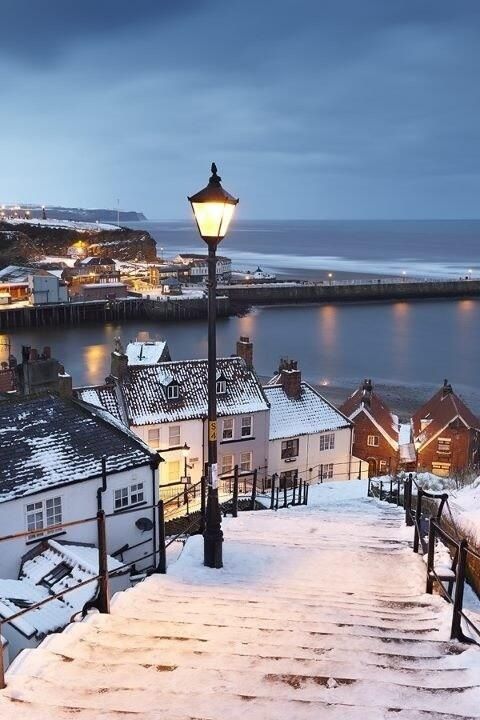BlueMarbleNomad's tweet photo. RT @AdelekeNorman Whitby,UK #travel #traveling #pics https://t.co/wBqPDARegW