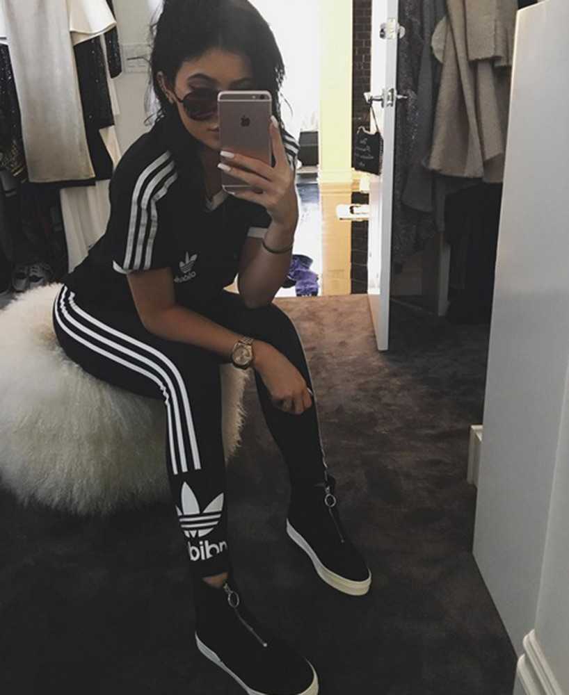 ELLEUK's tweet photo. Tracksuits = Comfort, style and a tiny bit of hilarity https://t.co/oLRwkekZR7 https://t.co/gzFrn4jrKE