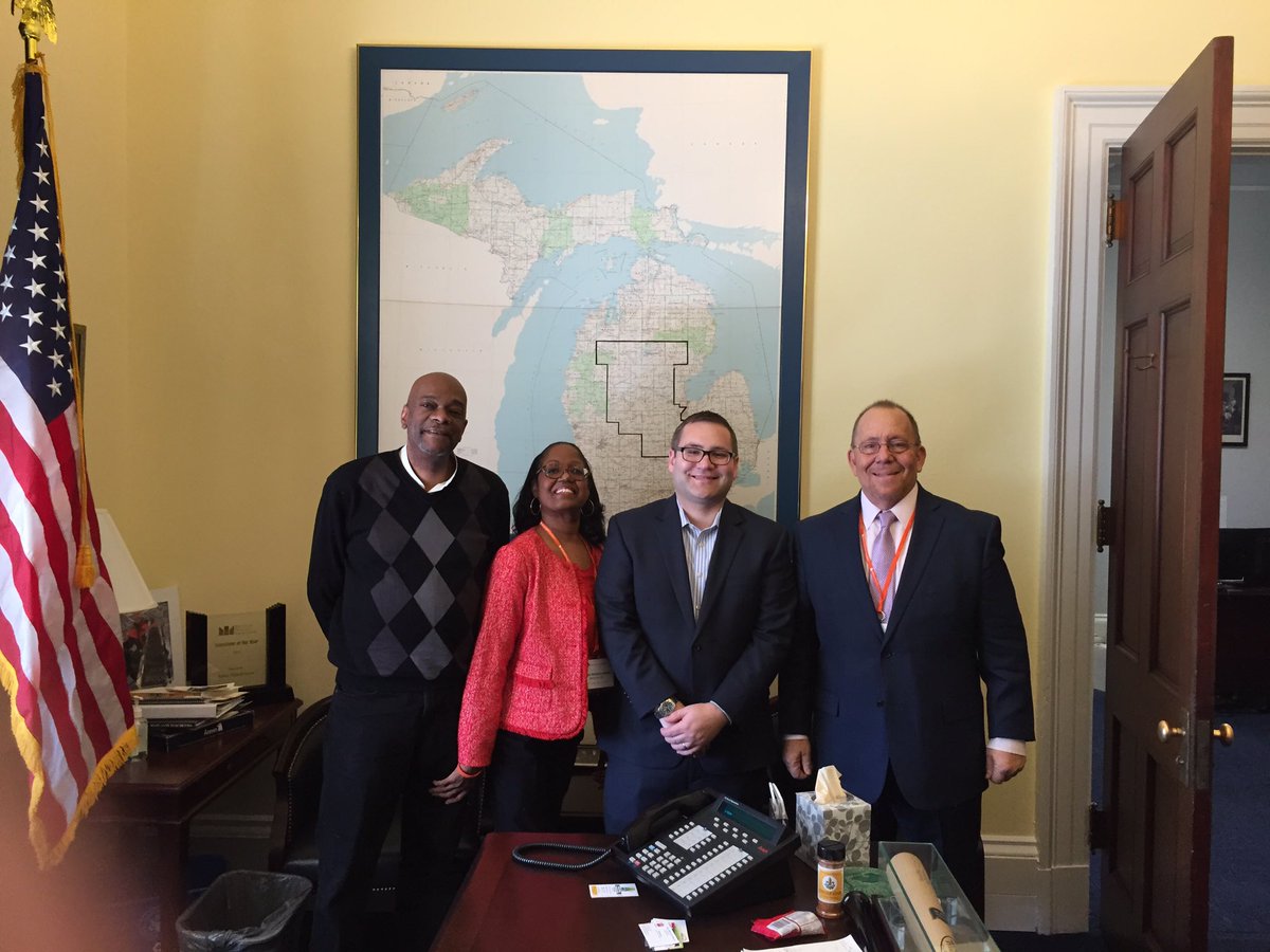 ErichDitschman's tweet photo. Thank you Mr. Telliga a for hearing our concerns about kidney disease. @RepMoolenaar #kidneysummit16 https://t.co/q8VVPfsIdt