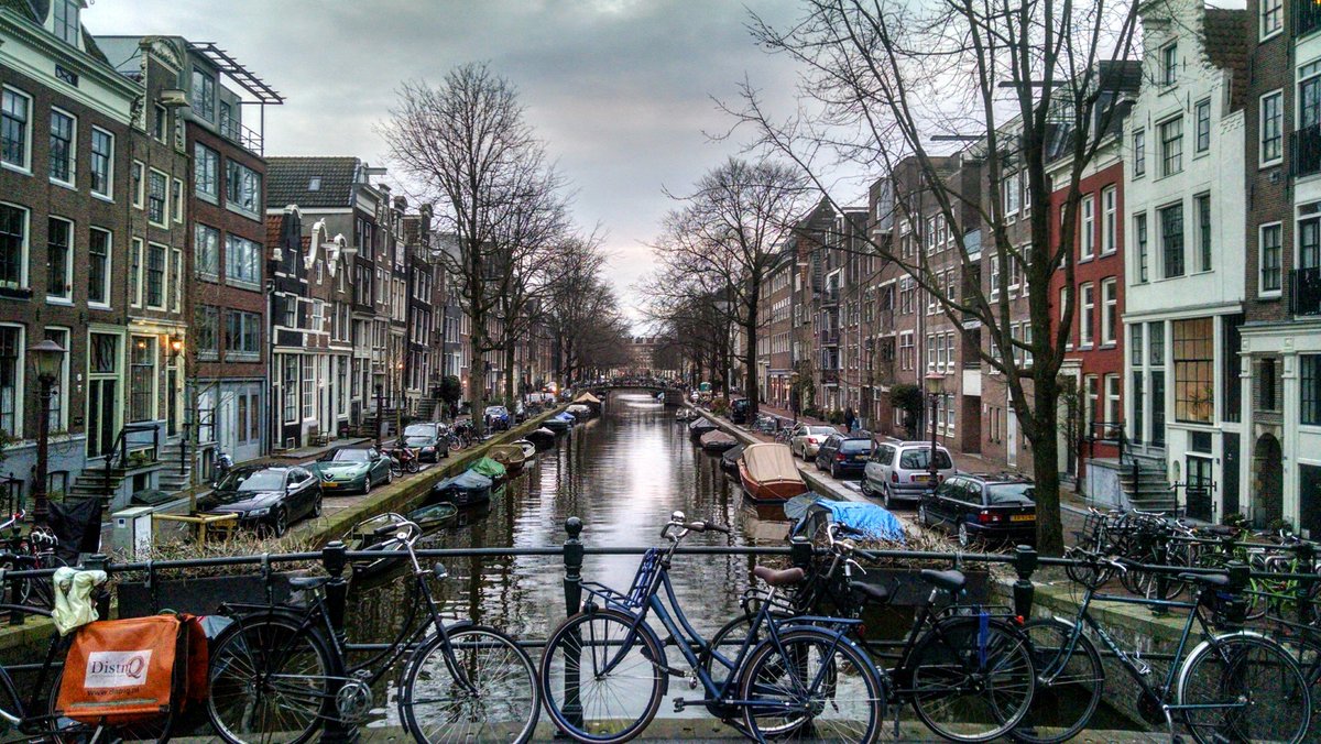 MrKampfHistory's tweet photo. #Teachtechs16 to my fellow cohort saw the house Anne Frank lived in Amsterdam and using tech to share the experience https://t.co/GatSTvf4E3