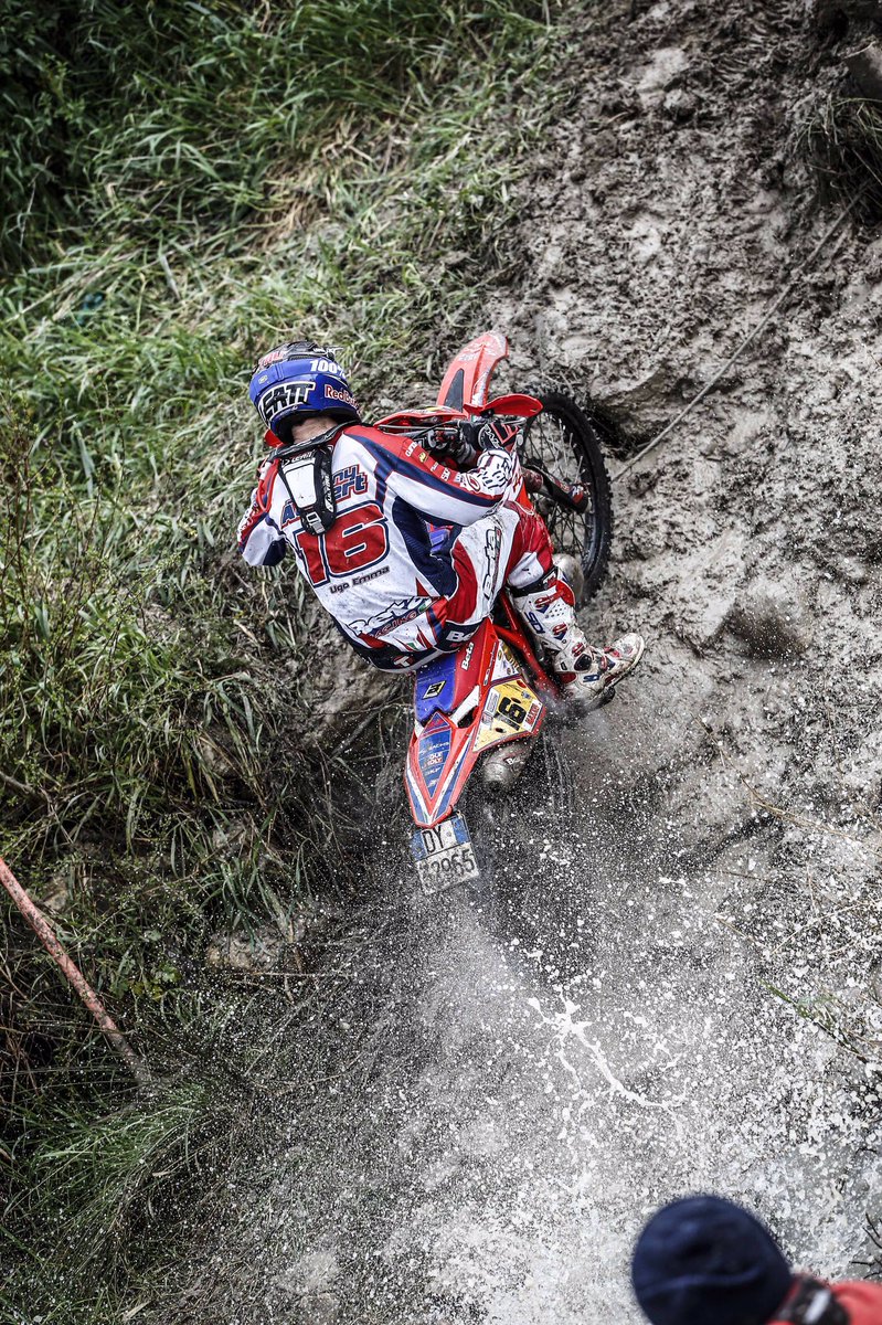 JohnnyAubert's tweet photo. π· @Betamotor! @RedBullFrance @officialleatt @ride100percent @SidiSport @BlackbirdDecals #LeattSafe #LeattAthlete https://t.co/ksLiUy7Olw