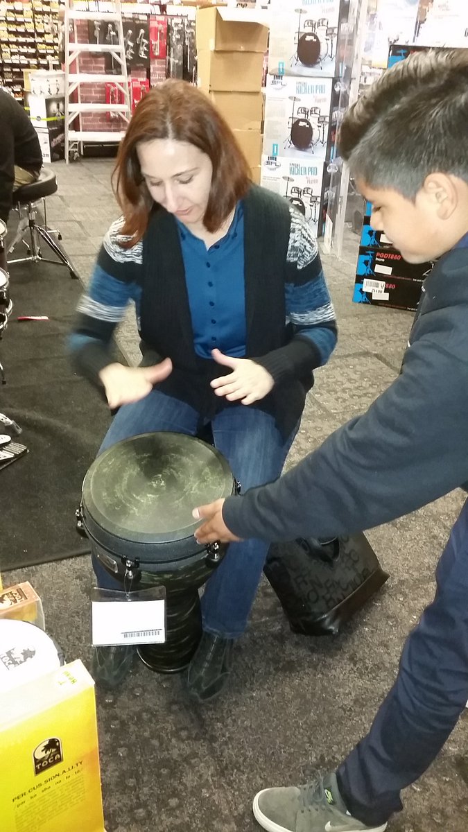 lisa_bertoson's tweet photo. Students exploring musical instruments and careers. @SOMBuccaneers @guitarcenter @TaylorGuitars #STEMsweet https://t.co/RWdHqhQaAt